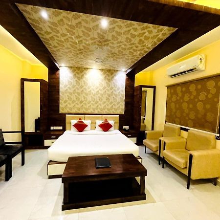 Shri Sai Hotel Āzamgarh Dış mekan fotoğraf