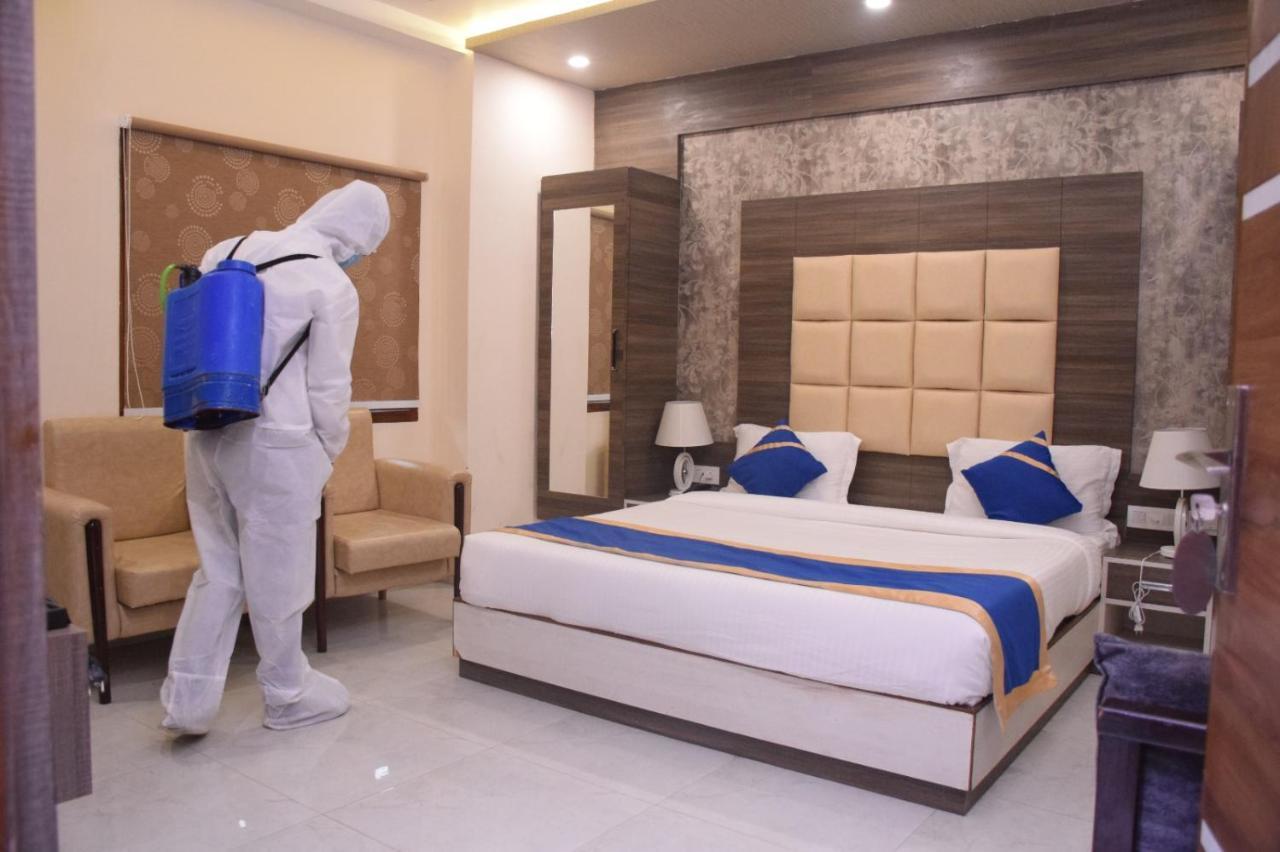 Shri Sai Hotel Āzamgarh Dış mekan fotoğraf