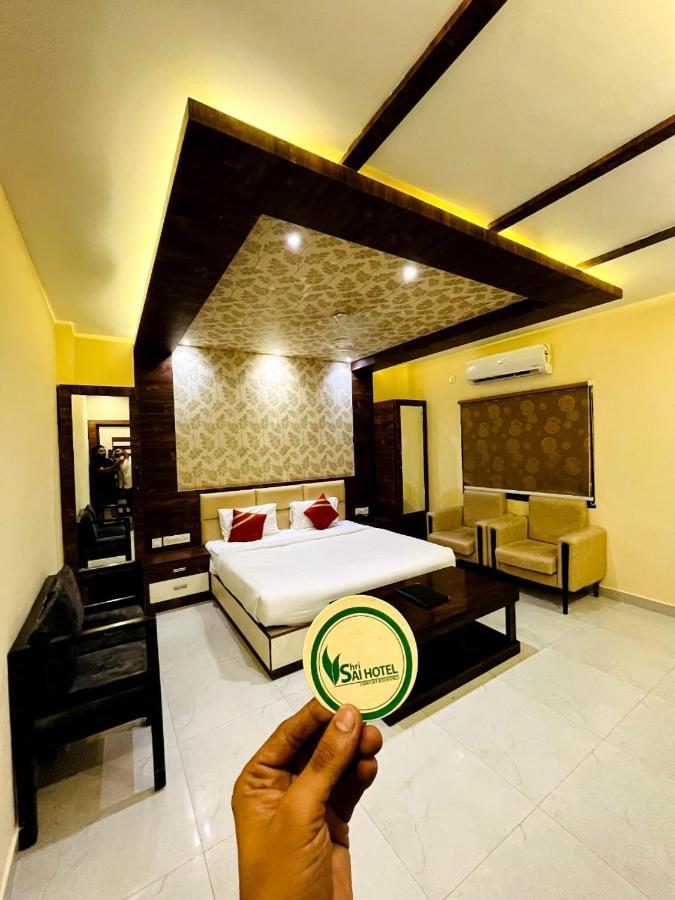 Shri Sai Hotel Āzamgarh Dış mekan fotoğraf