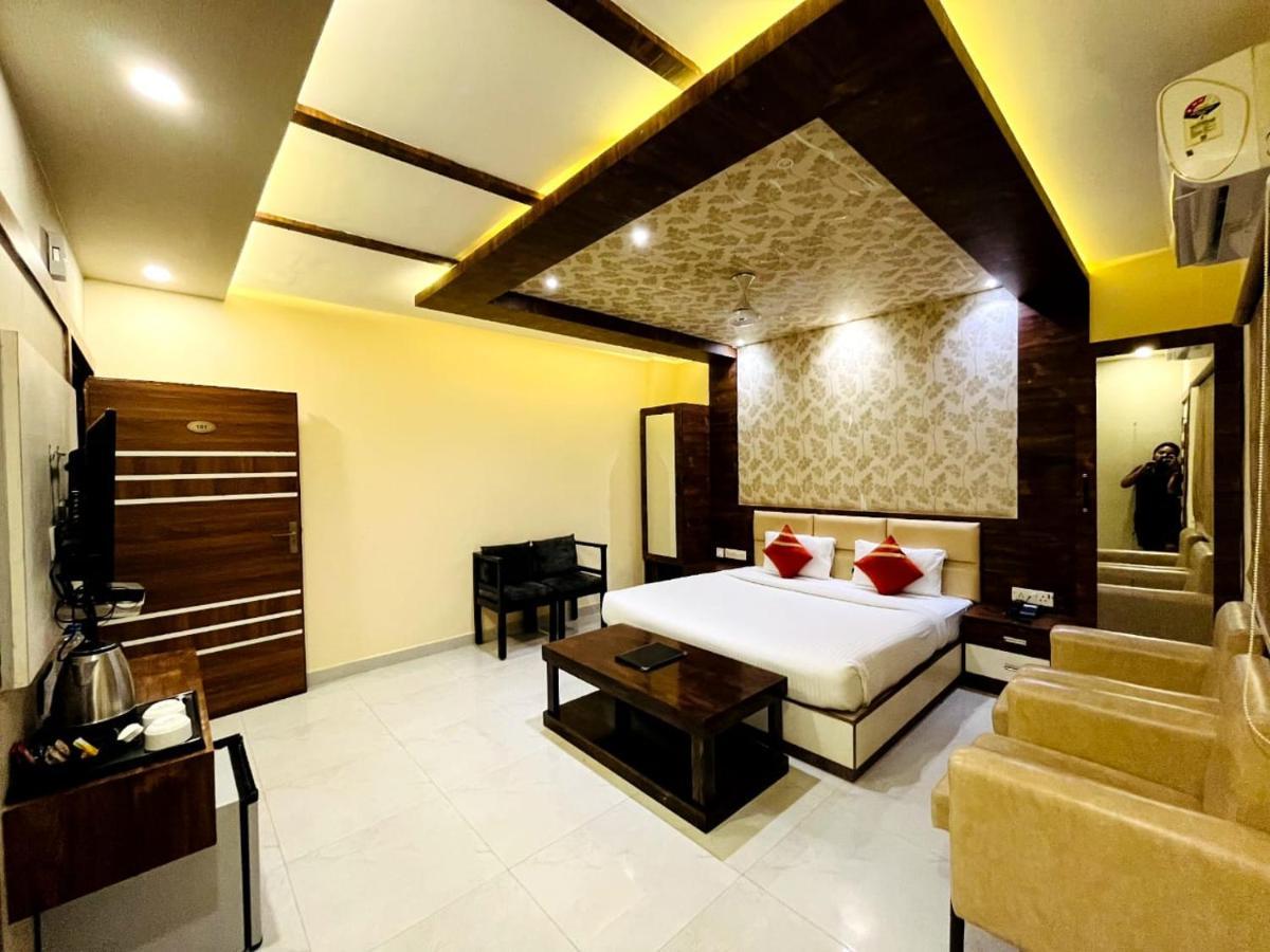 Shri Sai Hotel Āzamgarh Dış mekan fotoğraf